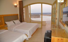 Zain Dive Inn
